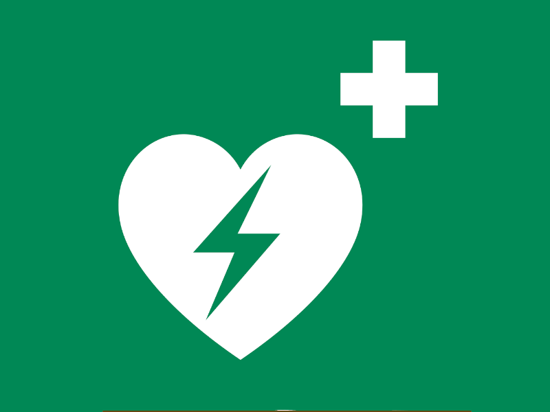 Jak na defibrilátor? Záchranáři proškolili zaměstnance krajského úřadu