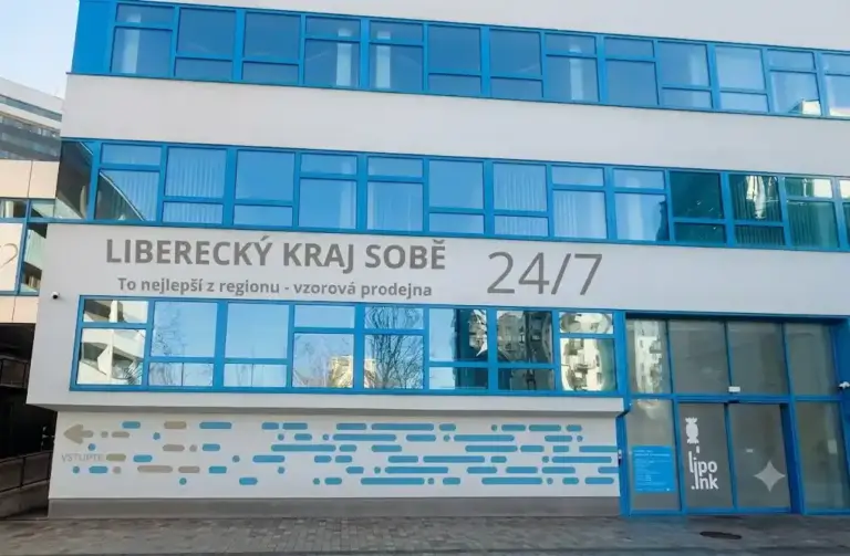 Budova Vzorové prodejny Liberecký kraj sobě v režimu 24/7